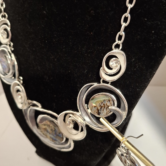 Abalone And Silver Necklace And Earrings Set - Picture 3 of 7